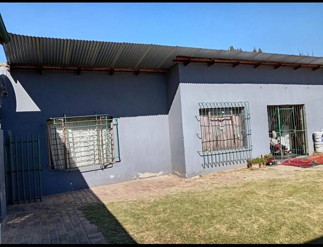 10 BEDROOM HOUSE FOR SALE IN WEBBER
